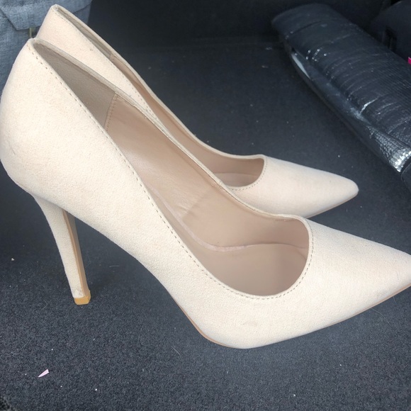 Classic heels - Picture 1 of 3